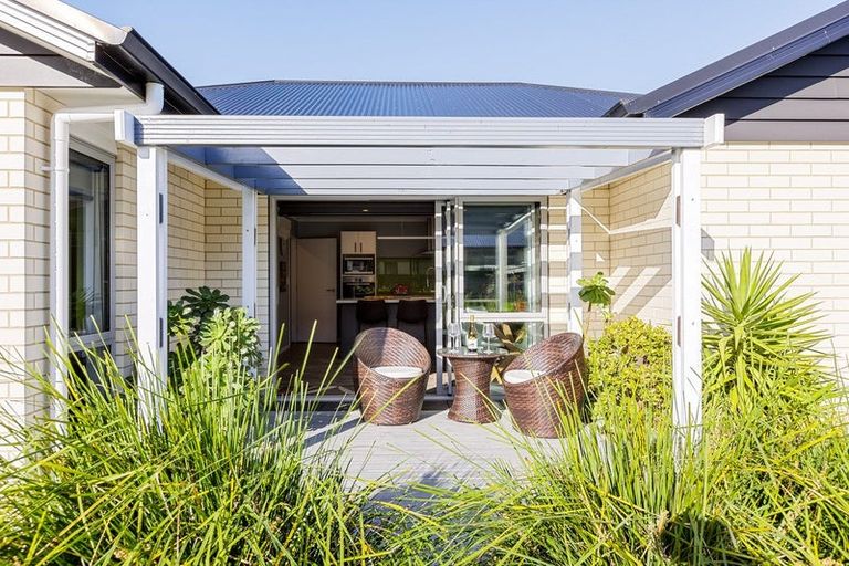 Photo of property in 7 Austin Reid Avenue, Carterton, 5713