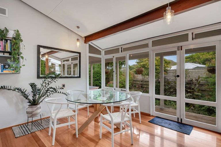 Photo of property in 42 Church Road, Taradale, Napier, 4112