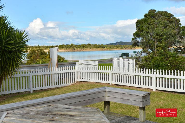 Photo of property in 1995 Ngunguru Road, Ngunguru, Whangarei, 0173