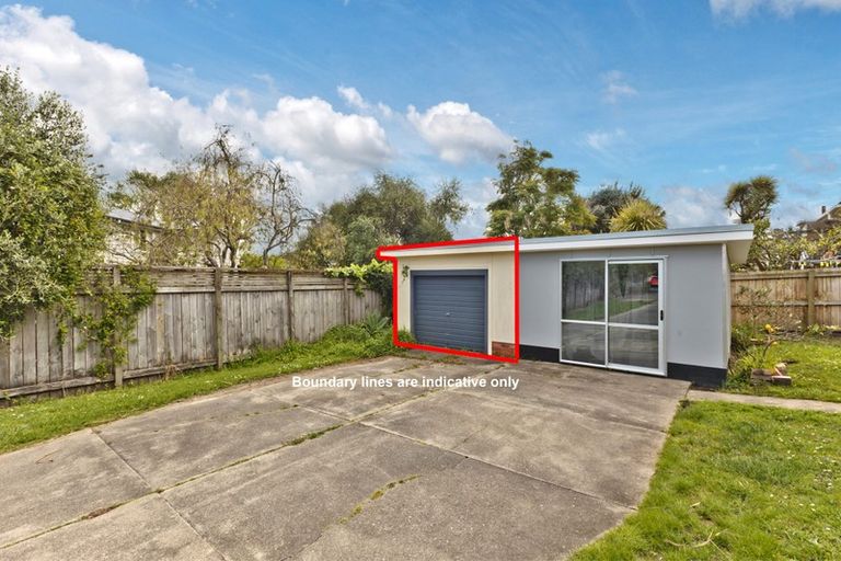 Photo of property in 2/28 Hemi Street, Narrow Neck, Auckland, 0622