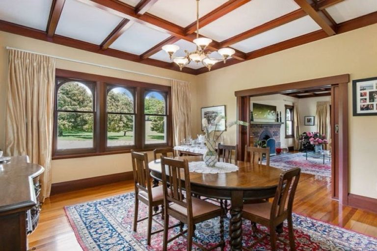 Photo of property in 200 Green Lane West, Greenlane, Auckland, 1051