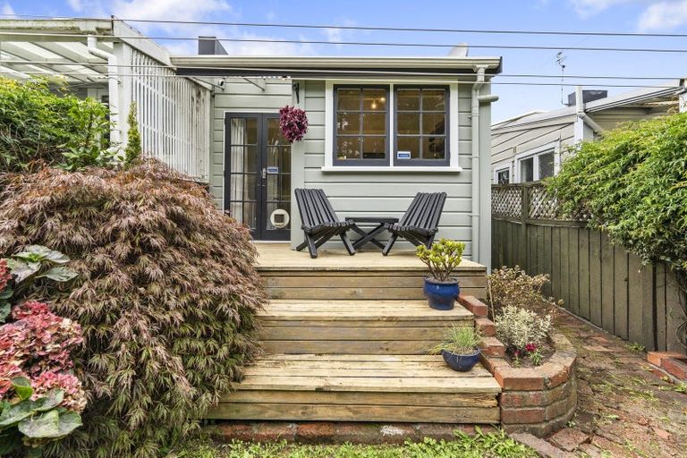 Photo of property in 8 Royal Street, Berhampore, Wellington, 6023