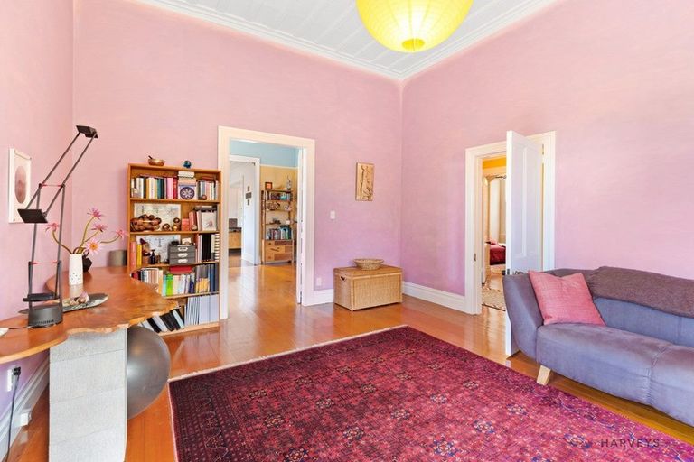 Photo of property in 49 West Lynn Road, Titirangi, Auckland, 0604