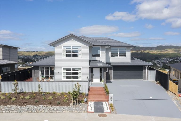 Photo of property in 11 Rotorua Grove, Aotea, Porirua, 5024
