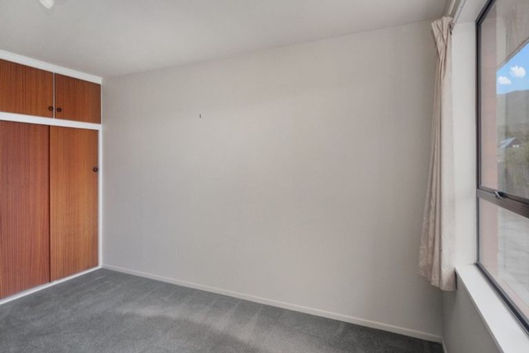 Photo of property in 32b Laing Crescent, Heathcote Valley, Christchurch, 8022