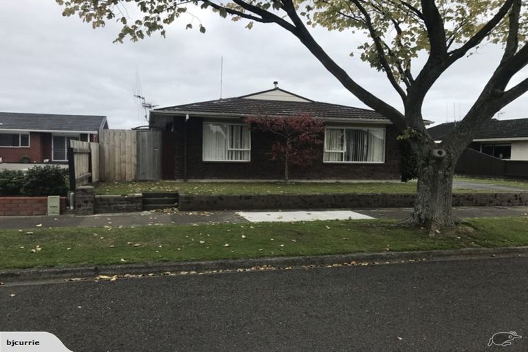 Photo of property in 12-12a Cecil Place, Cloverlea, Palmerston North, 4412