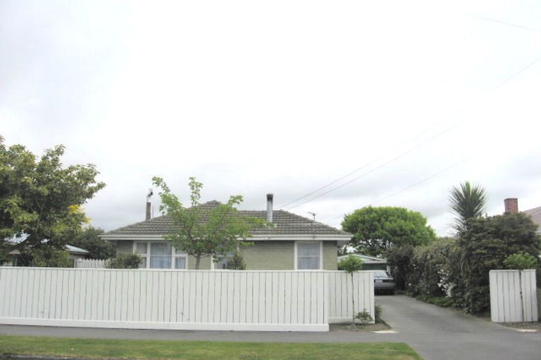 Photo of property in 20 Liverton Crescent, Bishopdale, Christchurch, 8053