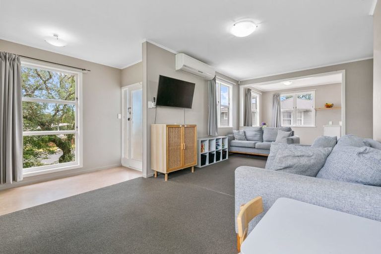 Photo of property in 14 Riverpark Crescent, Henderson, Auckland, 0610