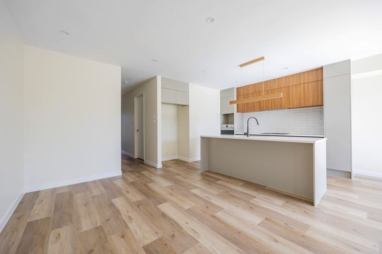 Photo of property in 124 Vintry Drive, Kumeu, 0810