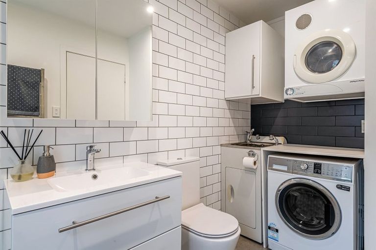 Photo of property in 2/193 Lake Road, Belmont, Auckland, 0622