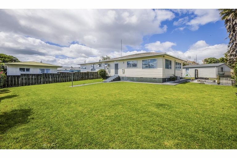 Photo of property in 20 Minton Place, Manurewa, Auckland, 2102