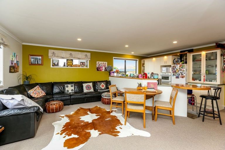 Photo of property in 2/75 Hine Street, New Plymouth, 4310