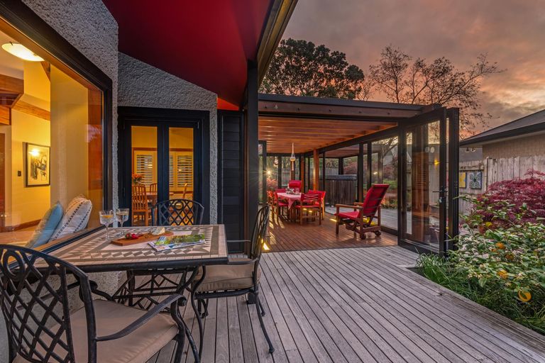 Photo of property in 18 Durham Crescent, Palmerston North, 4414