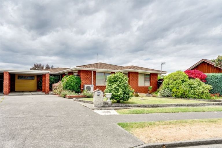 Photo of property in 174 Tait Drive, Greenmeadows, Napier, 4112
