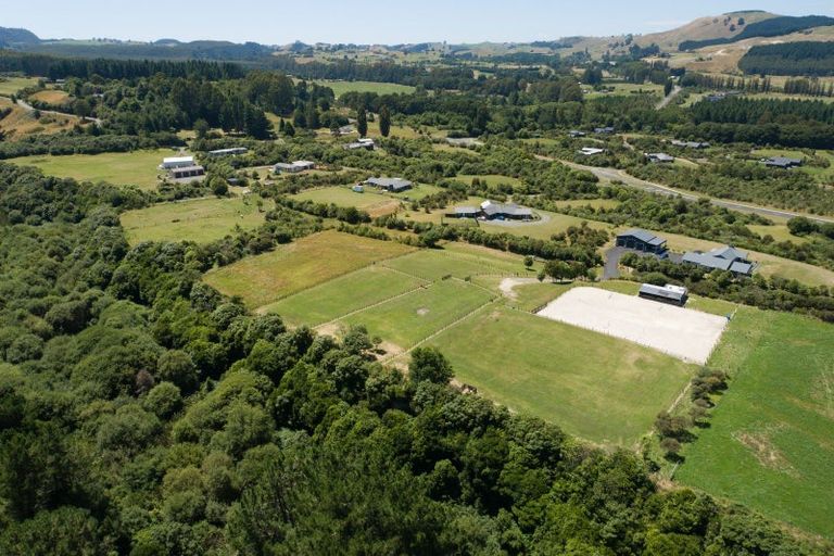 Photo of property in 12 Oakdale Drive, Kinloch, Taupo, 3377