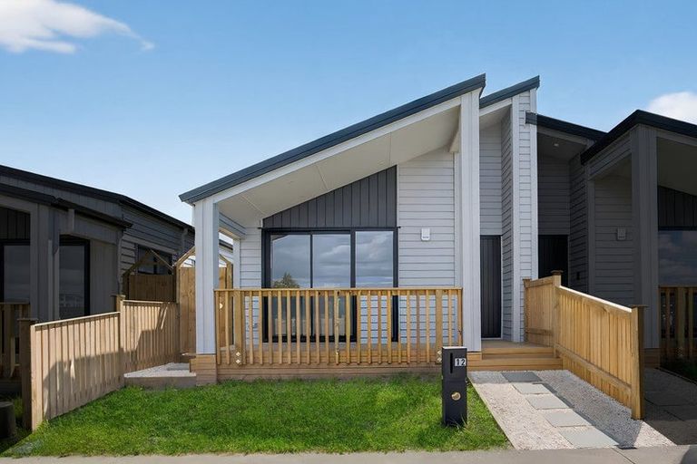 Photo of property in 12 Kaapehu Street, Karaka, 2578
