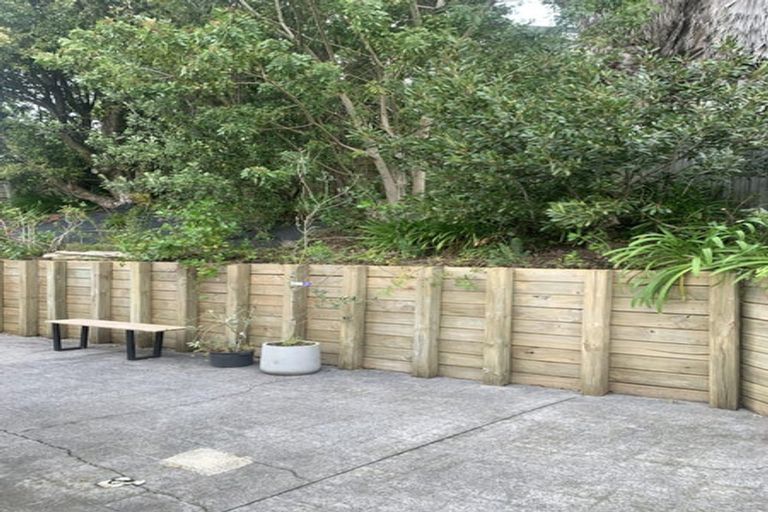 Photo of property in 14 Bonnard Place, West Harbour, Auckland, 0618