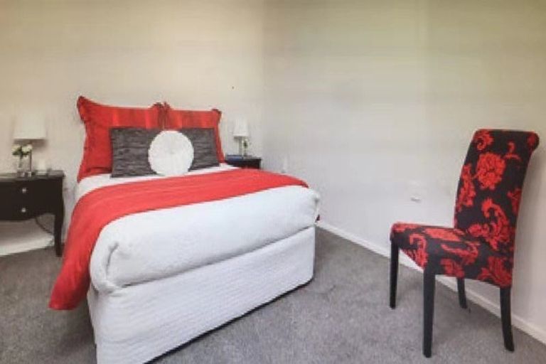 Photo of property in 76 Weatherly Road, Torbay, Auckland, 0630