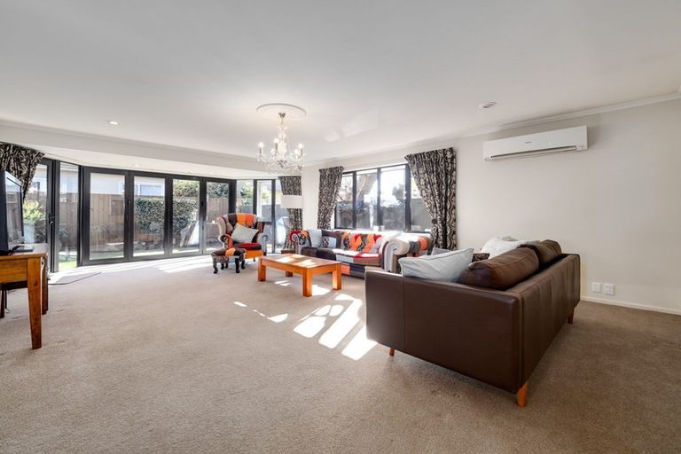 Photo of property in 2/100 Proctor Street, Papanui, Christchurch, 8053