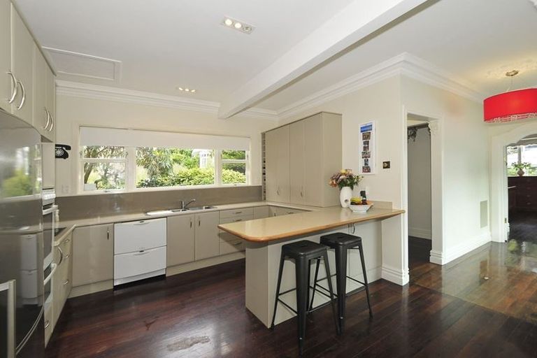 Photo of property in 18 Nikau Street, Eastbourne, Lower Hutt, 5013