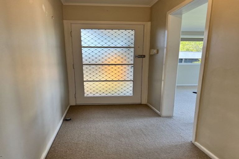 Photo of property in 13 Roby Street, Te Atatu Peninsula, Auckland, 0610