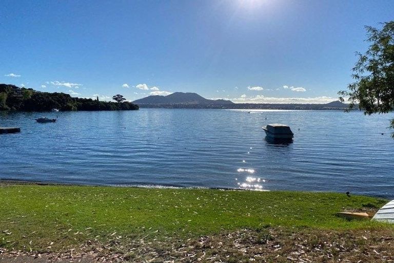 Photo of property in 14 Ewing Grove, Acacia Bay, Taupo, 3330