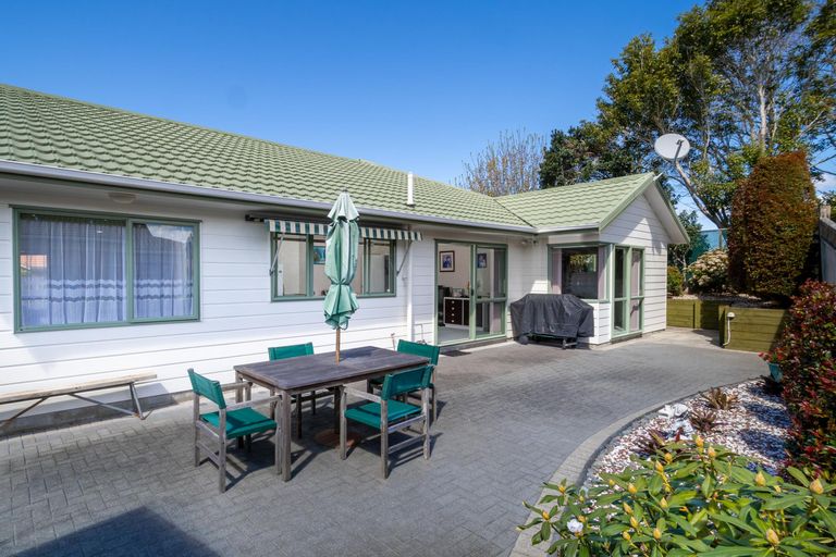 Photo of property in 33 Maurice Borich Place, Henderson, Auckland, 0610