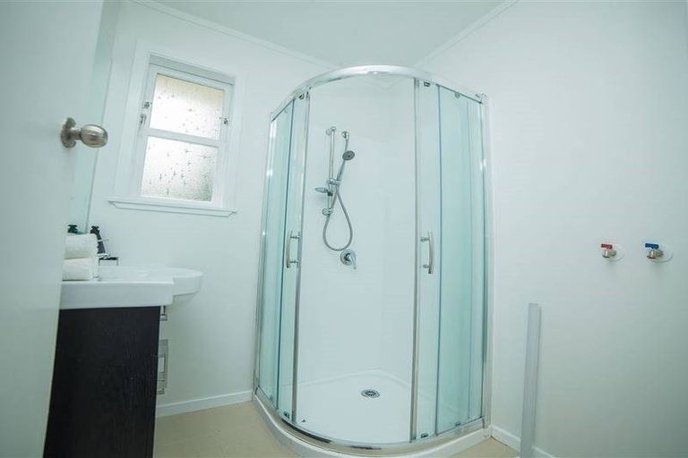 Photo of property in 34c Kewa Road, Albany Heights, Auckland, 0632