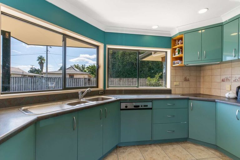 Photo of property in 35a Clevedon Road, Papakura, 2110