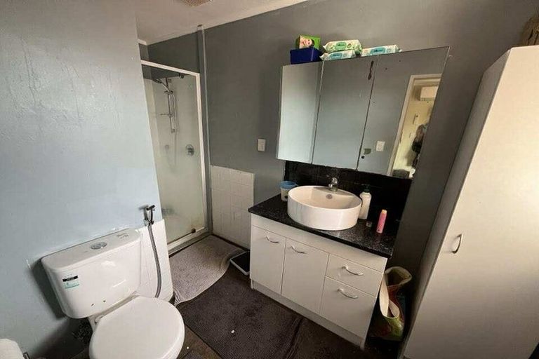 Photo of property in 17 Exploration Way, Whitby, Porirua, 5024