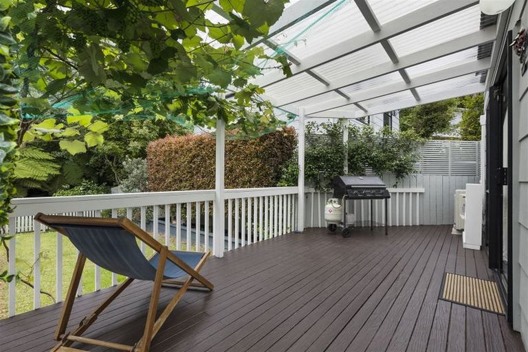 Photo of property in 1/143 Spinella Drive, Bayview, Auckland, 0629