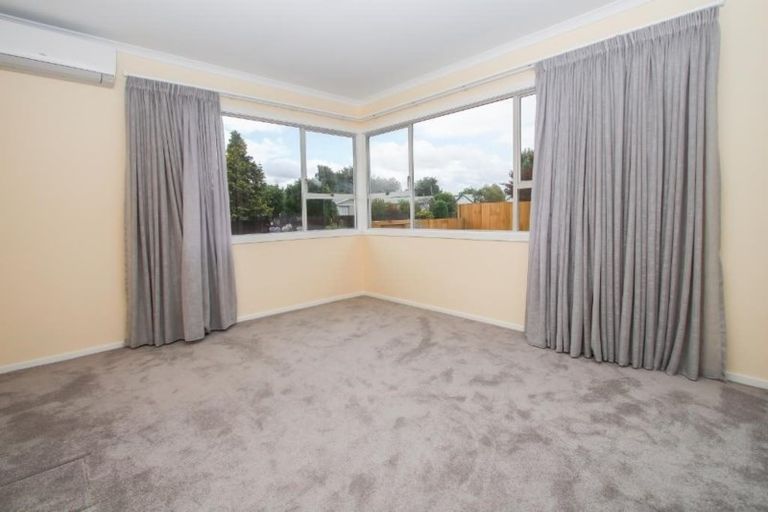 Photo of property in 14 Oakfield Crescent, Pukete, Hamilton, 3200