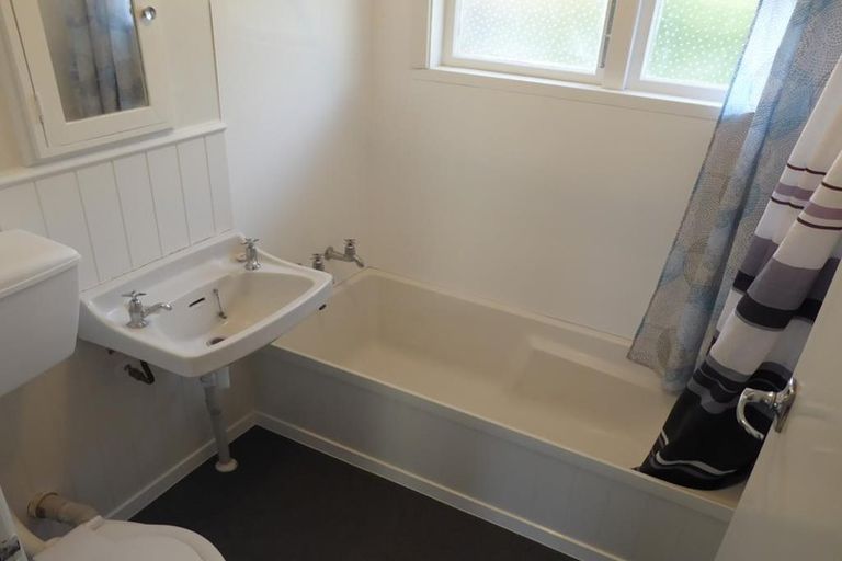 Photo of property in 1/548 Fergusson Drive, Trentham, Upper Hutt, 5018