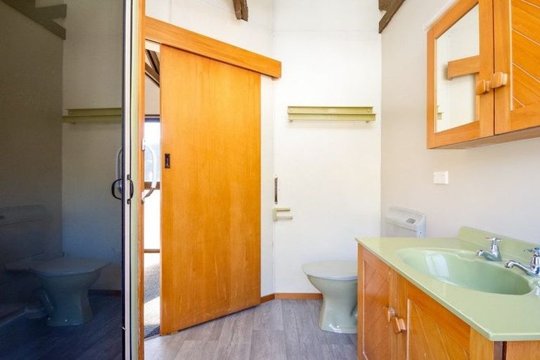 Photo of property in 60a Waikawa Road, Picton, 7220