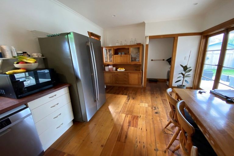 Photo of property in 21 Knowles Street, Terrace End, Palmerston North, 4410