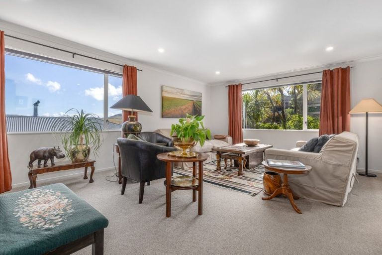 Photo of property in 47 Saint Ives Drive, Camborne, Porirua, 5026