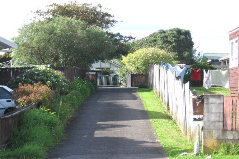 Photo of property in 7 Imperial Place, Henderson, Auckland, 0612