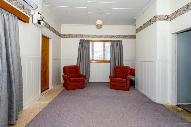 Photo of property in 28 Leonard Street, Waimate, 7924