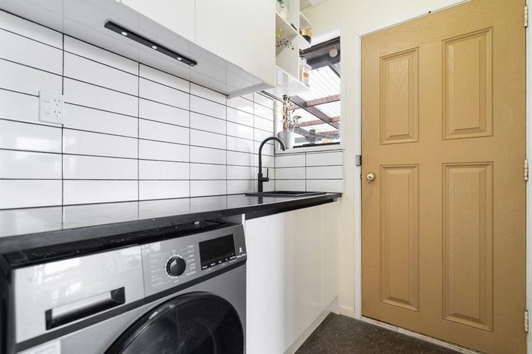 Photo of property in 1/39 Taitimu Drive, Weymouth, Auckland, 2103