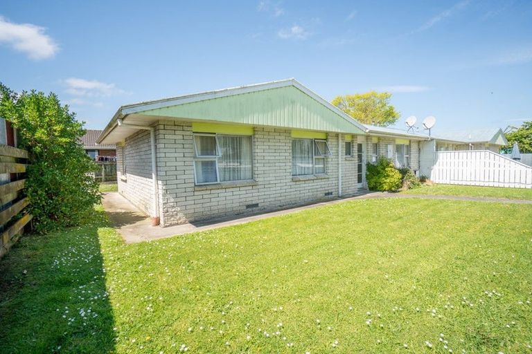 Photo of property in 3 Seddon Street, Takaro, Palmerston North, 4412