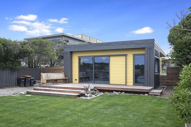 Photo of property in 347 Marine Parade, New Brighton, Christchurch, 8061