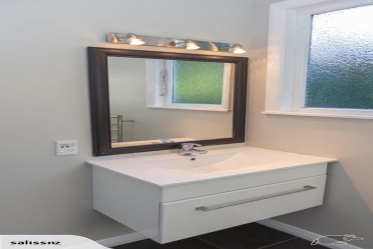 Photo of property in 48 Kent Road, Saint Johns Hill, Whanganui, 4501