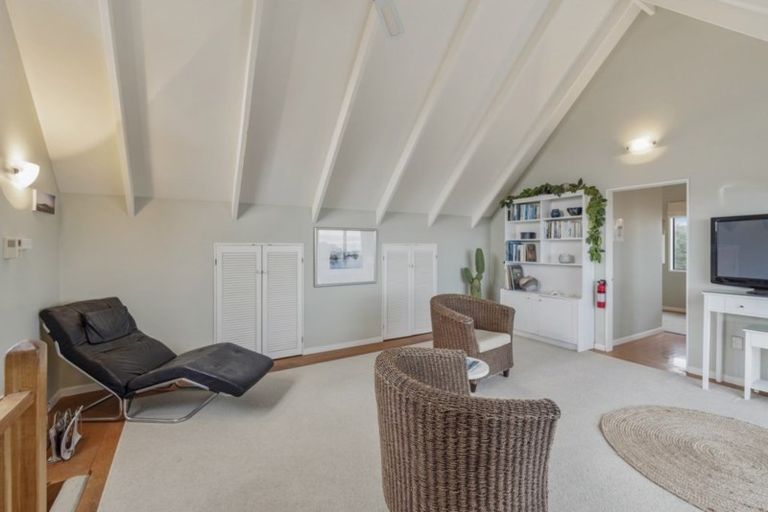 Photo of property in 115 Tutere Street, Waikanae Beach, Waikanae, 5036