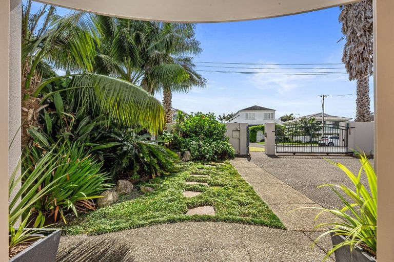 Photo of property in 31 Ocean View Road, Milford, Auckland, 0620