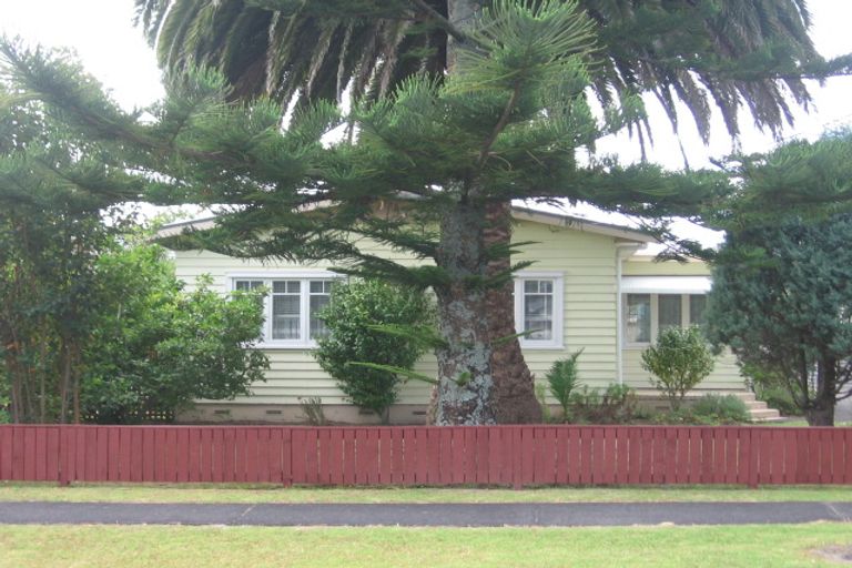 Photo of property in 93 Lynwood Road, New Lynn, Auckland, 0600