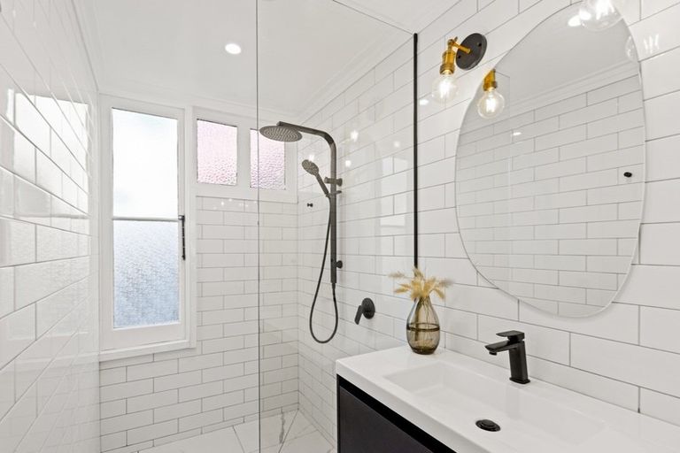 Photo of property in 20 Enfield Road, Hospital Hill, Napier, 4110