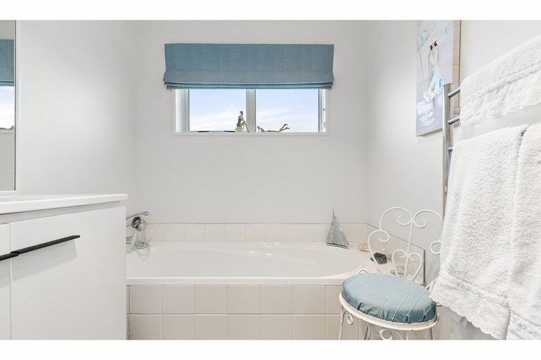 Photo of property in 3/69 Tyrone Street, Belfast, Christchurch, 8051