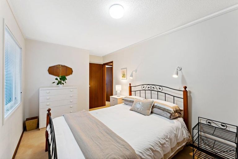 Photo of property in 47 Sylvan Park Avenue, Milford, Auckland, 0620