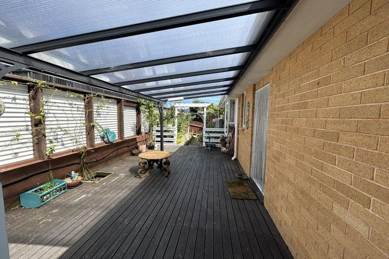 Photo of property in 49 Kakariki Grove, Waikanae, 5036