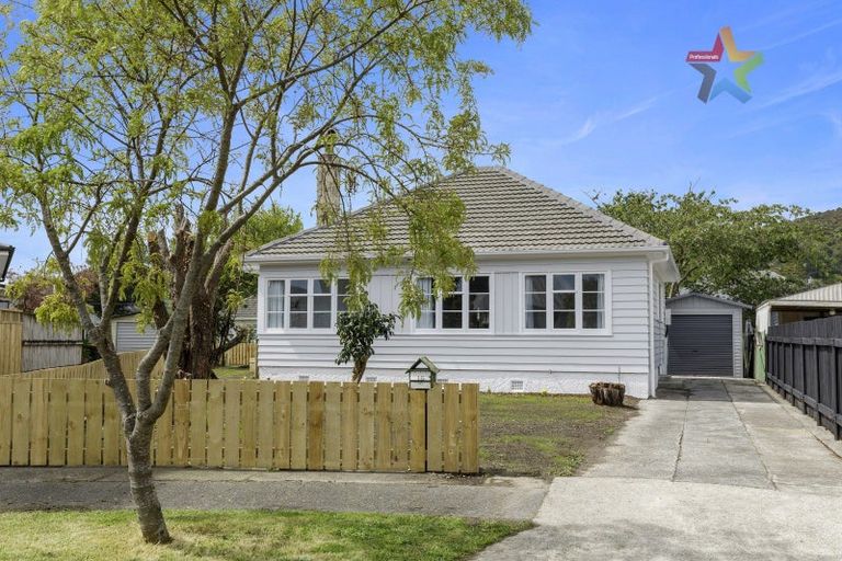 Photo of property in 16 Purser Grove, Fairfield, Lower Hutt, 5011